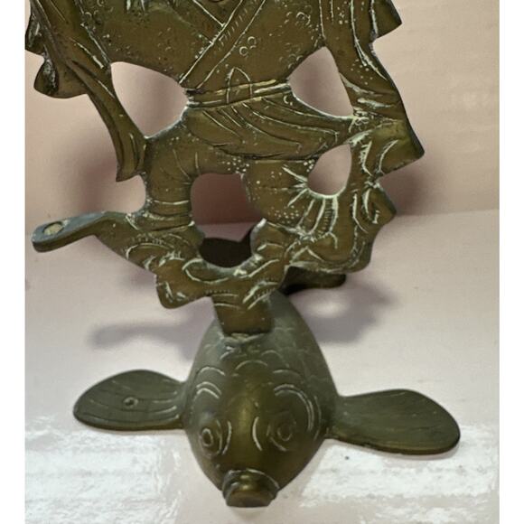 Vintage Brass Ornate Decorative Display Stand Gong Bell / Incense Fish Bottom - Picture 4 of 9